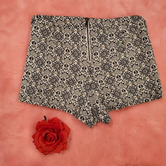 LA HEARTS aztec shorts - Picture 5 of 7